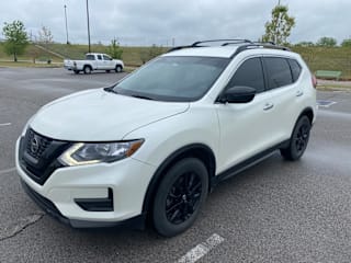 2018 Nissan Rogue SV 5N1AT2MT0JC835605 2018 Nissan Rogue SV