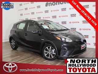 2018 Toyota Prius c Three JTDKDTB3XJ1604916 2018 Toyota Prius c Three