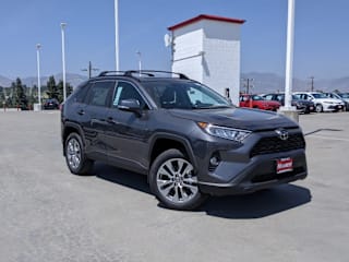 2021 Toyota RAV4 XLE Premium 2T3C1RFV8MC136512 2021 Toyota RAV4 XLE Premium