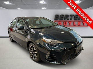 2018 Toyota Corolla LE 5YFBURHEXJP807957 2018 Toyota Corolla LE