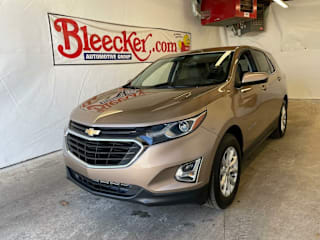 2019 Chevrolet Equinox LT 2GNAXKEV4K6110924 2019 Chevrolet Equinox LT