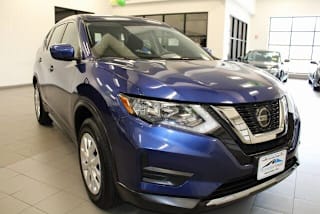 2018 Nissan Rogue S KNMAT2MV8JP573766 2018 Nissan Rogue S
