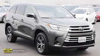 2019 Toyota Highlander LE 5TDBZRFH2KS959920 2019 Toyota Highlander LE