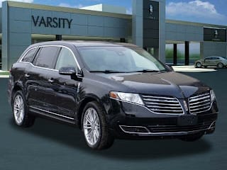 2019 Lincoln MKT Base 2LMHJ5AT9KBL04290 2019 Lincoln MKT Base