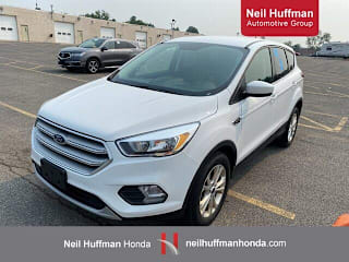 2019 Ford Escape SE 1FMCU9GD0KUB30690 2019 Ford Escape SE
