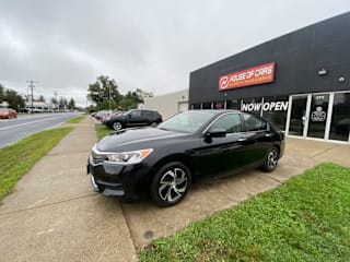 2017 Honda Accord LX 1HGCR2F37HA146323 2017 Honda Accord LX