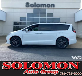 2019 Chrysler Pacifica Touring Plus 2C4RC1FG6KR508572 2019 Chrysler Pacifica Touring Plus