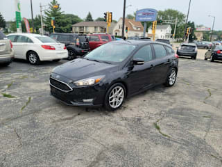 2015 Ford Focus SE 1FADP3K25FL283831 2015 Ford Focus SE