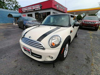 2013 MINI Cooper Cooper WMWSU3C5XDT677824 2013 MINI Cooper Cooper