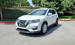 2018 Nissan Rogue S KNMAT2MT5JP540156 2018 Nissan Rogue S