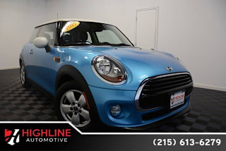 2017 MINI Hardtop 2 Door WMWXP5C37H2G60825 2017 MINI Hardtop 2 Door