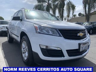 2017 Chevrolet Traverse LS 1GNKRFED6HJ304590 2017 Chevrolet Traverse LS