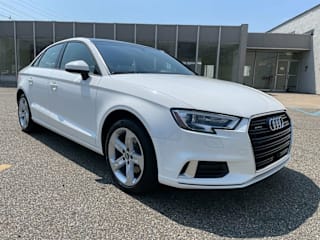 2018 Audi A3 2.0T quattro Premium WAUB8GFF8J1091145 2018 Audi A3 2.0T quattro Premium