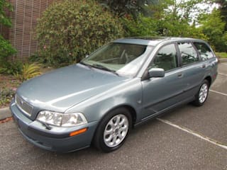2002 Volvo V40 Base YV1VW29512F870431 2002 Volvo V40 Base