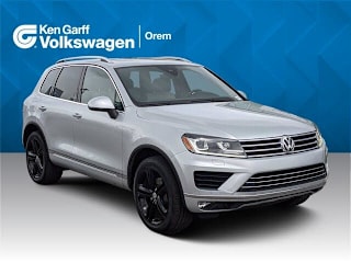 2017 Volkswagen Touareg V6 Wolfsburg WVGRF7BP6HD000951 2017 Volkswagen Touareg V6 Wolfsburg