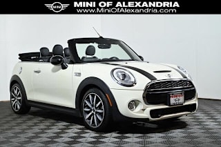 2018 MINI Convertible Cooper S WMWWG9C58J3C82647 2018 MINI Convertible Cooper S