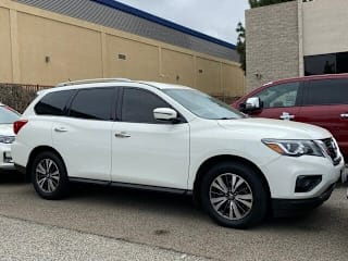 2017 Nissan Pathfinder S 5N1DR2MN0HC644922 2017 Nissan Pathfinder S