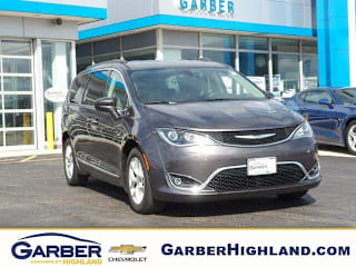 2017 Chrysler Pacifica 2C4RC1BG2HR609266 2017 Chrysler Pacifica