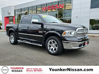 2017 Ram Pickup 1500 Laramie 1C6RR7NT5HS572455 2017 Ram Pickup 1500 Laramie