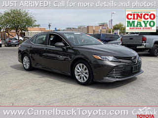 2018 Toyota Camry LE 4T1B11HK3JU020542 2018 Toyota Camry LE