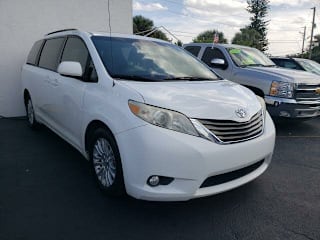 2013 Toyota Sienna XLE 8-Passenger 5TDYK3DC6DS369399 2013 Toyota Sienna XLE 8-Passenger
