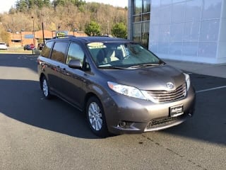 2017 Toyota Sienna LE 7-Passenger 5TDJZ3DCXHS172738 2017 Toyota Sienna LE 7-Passenger