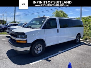 2017 Chevrolet Express Passenger LT 3500 1GAZGPFG2H1334318 2017 Chevrolet Express Passenger LT 3500