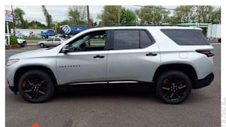 2018 Chevrolet Traverse Premier 1GNEVJKW2JJ222802 2018 Chevrolet Traverse Premier