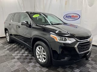 2018 Chevrolet Traverse LS 1GNEVFKW9JJ206688 2018 Chevrolet Traverse LS