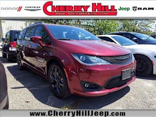 2018 Chrysler Pacifica Touring Plus 2C4RC1FG2JR317293 2018 Chrysler Pacifica Touring Plus