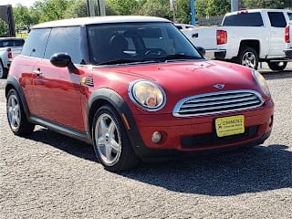 2010 MINI Cooper Base WMWMF3C57ATZ66142 2010 MINI Cooper Base