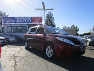 2017 Toyota Sienna LE 8-Passenger 5TDKZ3DC1HS780880 2017 Toyota Sienna LE 8-Passenger
