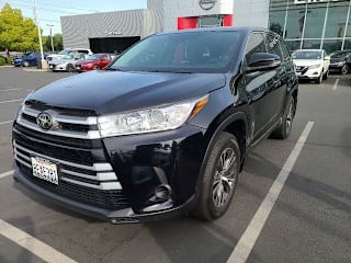 2018 Toyota Highlander LE 5TDBZRFH8JS831891 2018 Toyota Highlander LE