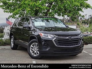 2018 Chevrolet Traverse LS 1GNERFKWXJJ186889 2018 Chevrolet Traverse LS