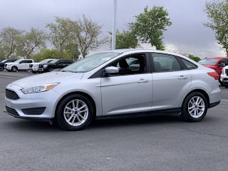 2017 Ford Focus SE 1FADP3F22HL271584 2017 Ford Focus SE