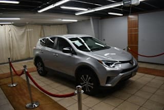 2017 Toyota RAV4 LE 2T3BFREV8HW695108 2017 Toyota RAV4 LE