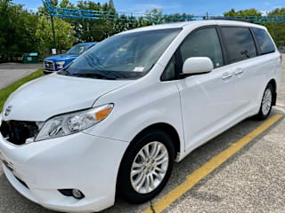 2013 Toyota Sienna XLE 8-Passenger 5TDYK3DC7DS314511 2013 Toyota Sienna XLE 8-Passenger