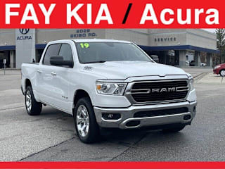 2019 Ram Pickup 1500 1C6SRFFT8KN784301 2019 Ram Pickup 1500