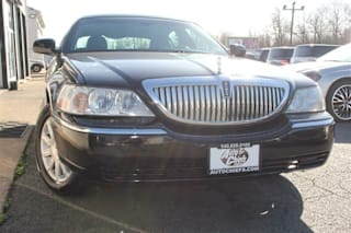 2009 Lincoln Town Car Signature Limited 2LNHM82VX9X614711 2009 Lincoln Town Car Signature Limited