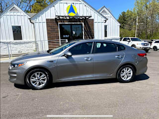 2018 Kia Optima LX 5XXGT4L30JG182768 2018 Kia Optima LX