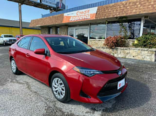 2017 Toyota Corolla LE 5YFBURHE1HP736335 2017 Toyota Corolla LE