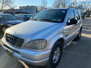 1998 Mercedes-Benz M-Class 4JGAB54E8WA026233 1998 Mercedes-Benz M-Class