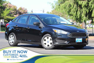2018 Ford Focus S 1FADP3E27JL217334 2018 Ford Focus S