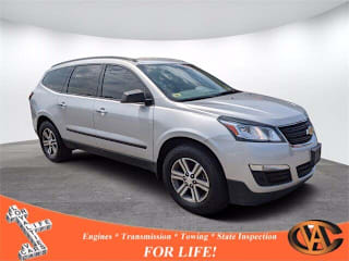 2017 Chevrolet Traverse LS 1GNKVFEDXHJ350256 2017 Chevrolet Traverse LS