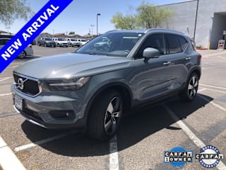 2020 Volvo XC40 T5 Momentum YV4162UK4L2274785 2020 Volvo XC40 T5 Momentum