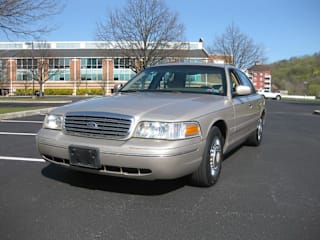 1998 Ford Crown Victoria 2FAFP73W9WX193909 1998 Ford Crown Victoria