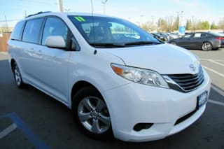 2011 Toyota Sienna 5TDKK3DC7BS008556 2011 Toyota Sienna