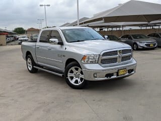 2018 Ram Pickup 1500 1C6RR6LT9JS149686 2018 Ram Pickup 1500