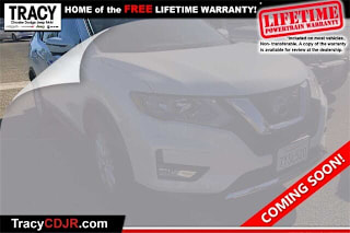 2017 Nissan Rogue SV 5N1AT2MM4HC835724 2017 Nissan Rogue SV