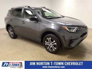 2018 Toyota RAV4 LE JTMZFREV9JJ178757 2018 Toyota RAV4 LE